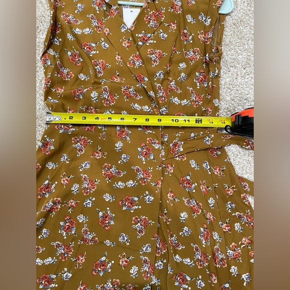 re:named floral wrap dress size small - Picture 9 of 10